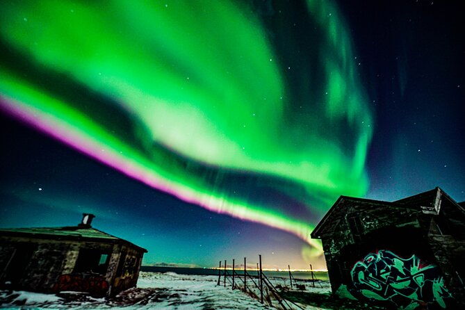 northern-lights-hunt-and-jeep-tour-with-a-photographer