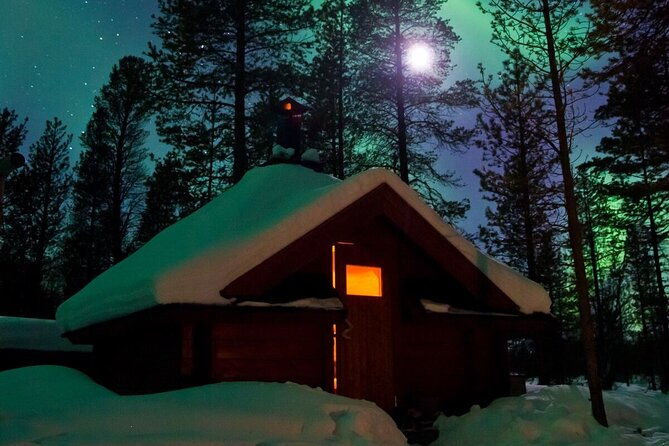 northern-lights-hunt-from-rovaniemi-with-folk-tales-and-snacks-over-campfire