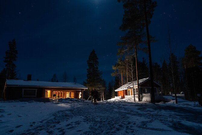 northern-lights-hunting-in-lappish-old-cottage