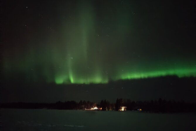 northern-lights-hunting-in-rovaniemi-finland
