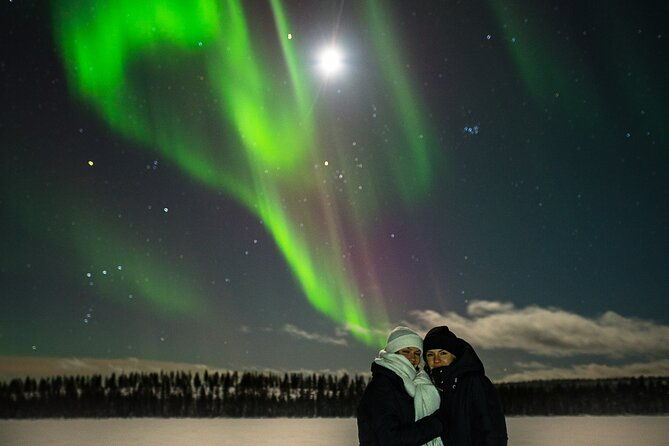 northern-lights-hunting-photo-tour-with-guarantee