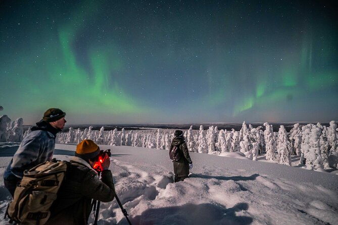 northern-lights-hunting-photography-tour-in-levi