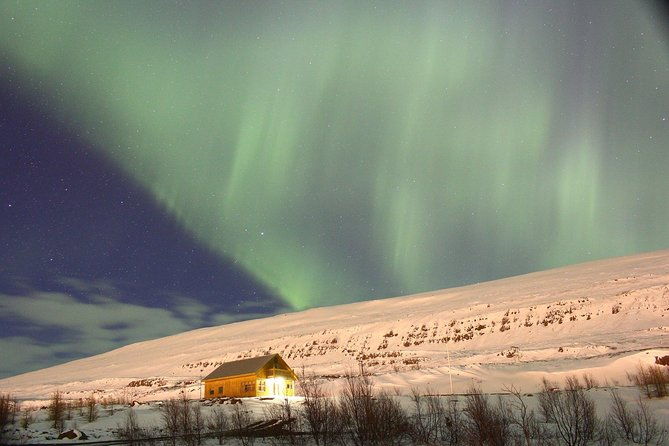 northern-lights-hunting-private
