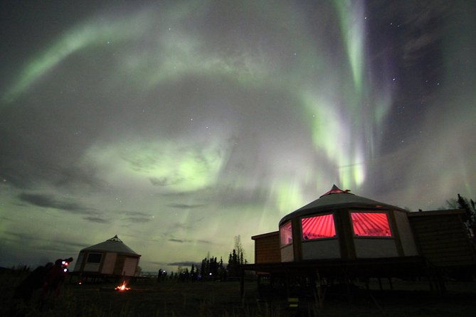 northern-lights-lodge-viewing-in-fairbanks