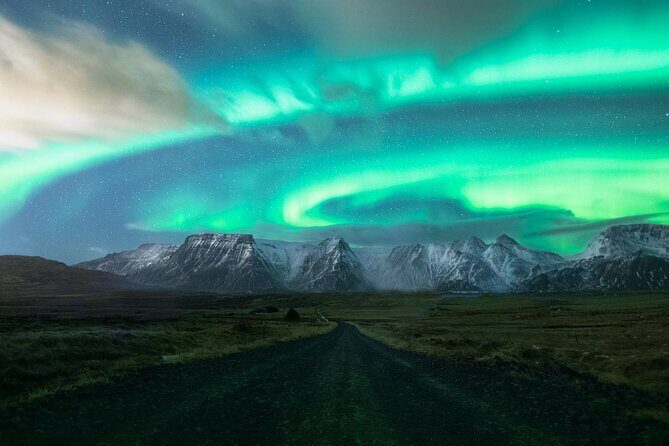Northern Lights Minibus Tour with Free Photos & Hot Chocolate - Who is This Tour Best For?