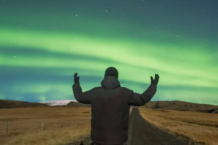 northern-lights-off-road-truck-photos-hot-cocoa-pastries