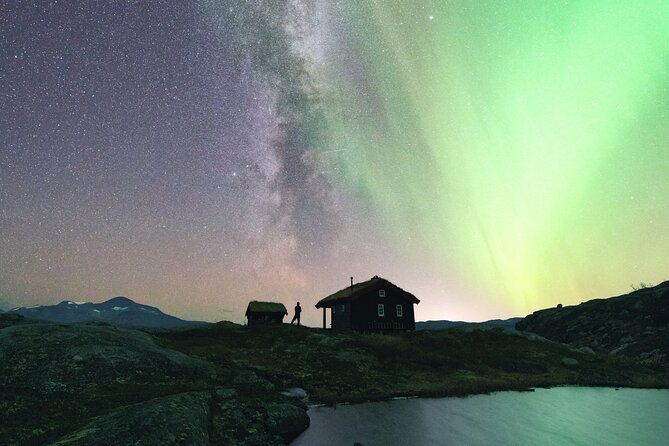 northern-lights-photo-expedition-dinner-included-from-abisko