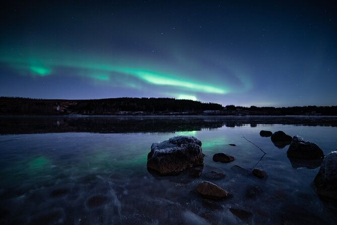 northern-lights-private-tour-with-a-photographer-from-reykjavik