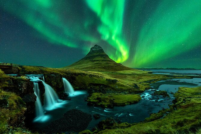 northern-lights-small-group-tour-from-reykjavik