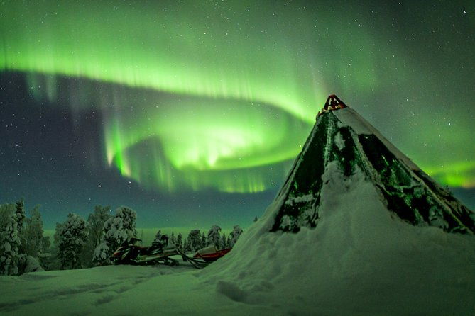 northern-lights-snowmobile-sleigh-ride
