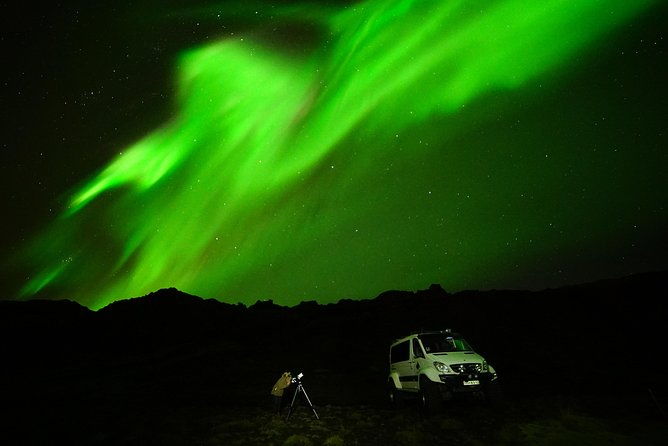 northern-lights-tour-from-reykjavik-in-a-super-jeep