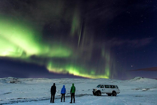 northern-lights-tour-from-reykjavik-in-a-super-jeep