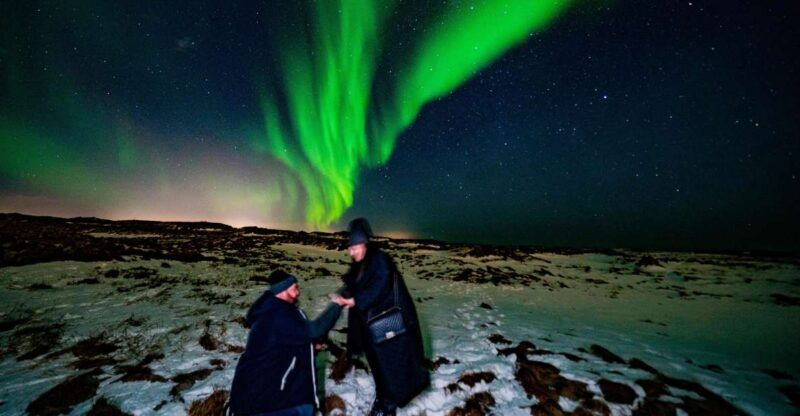 northern-lights-tour-from-reykjavik-with-photography