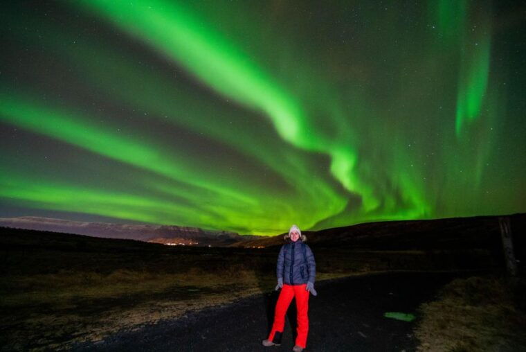 northern-lights-tour-from-reykjavik-with-photography