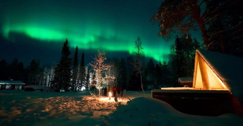 northern-lights-tour-in-atmospheric-cottage-3