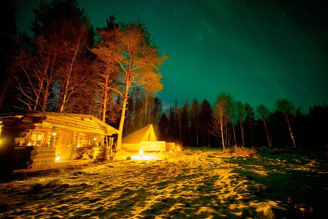 northern-lights-tour-in-atmospheric-cottage
