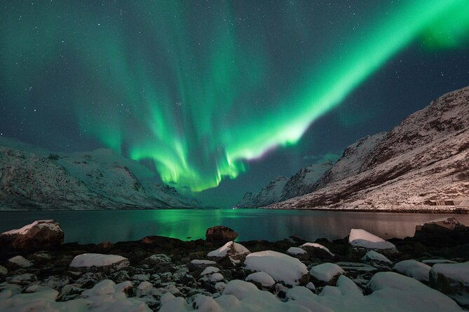 northern-lights-tour-with-local-guide-and-photos