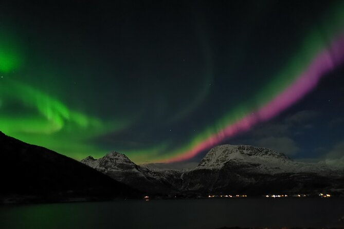 northern-lights-tour-with-local-guide-private-basecamp