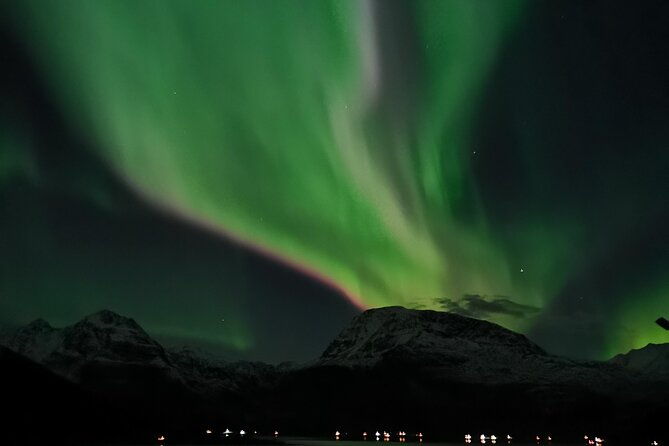 northern-lights-tour-with-local-guide-private-basecamp