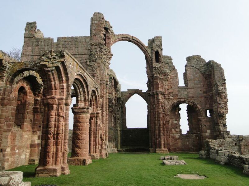 northumberland-private-bamburgh-and-lindisfarne-guided-tour