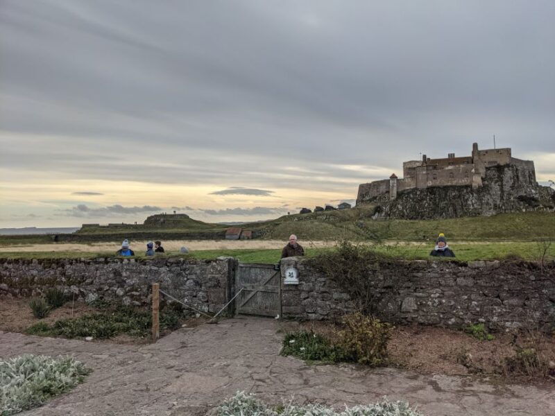 northumberland-private-bamburgh-and-lindisfarne-guided-tour