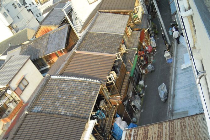 nostalgic-osaka-walk-totally-different-from-dotonbori