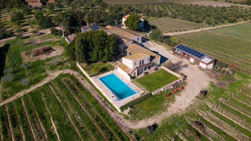 noto-wine-tasting-and-estate-tour-with-local-products
