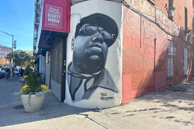notorious-walking-tour-biggie-smalls-life-legacy-in-brooklyn