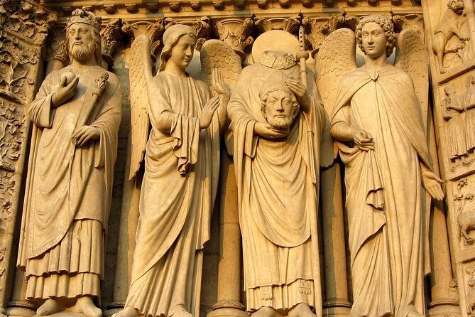 notre-dame-cathedral-outdoor-guided-walking-tour-2