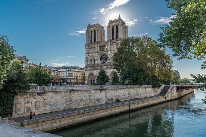 Notre Dame de Paris Outdoor Tour with Interior Visit Option - Exploring the Notre-Dame Exterior