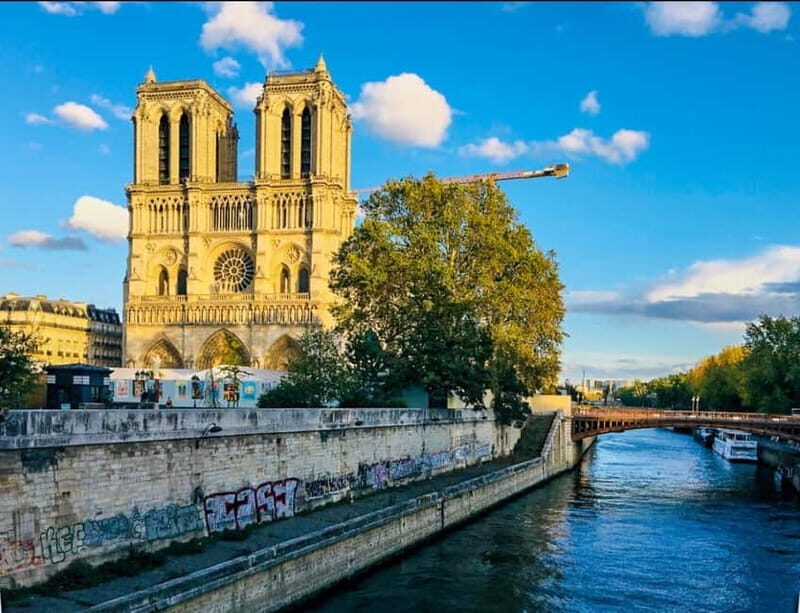 Notre Dame Ile De La Cité Walking Tour & Seine River Cruise - Exploring Paris from Île de la Cité with a Walking Tour & Seine River Cruise