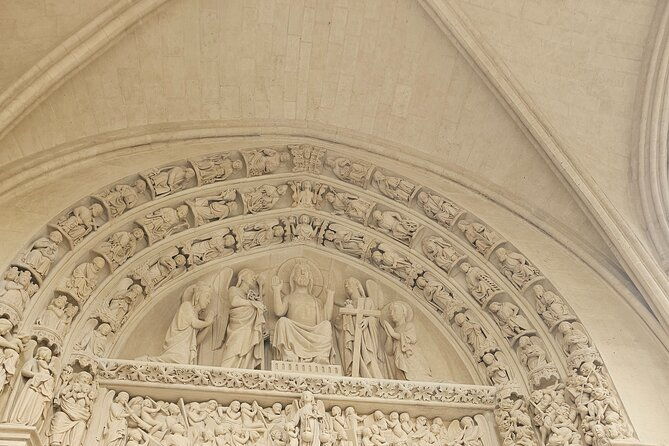 notre-dame-paris-outdoor-tour-with-crypt-entry