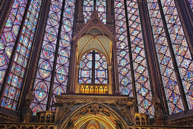notre-dame-paris-outdoor-tour-with-crypt-entry