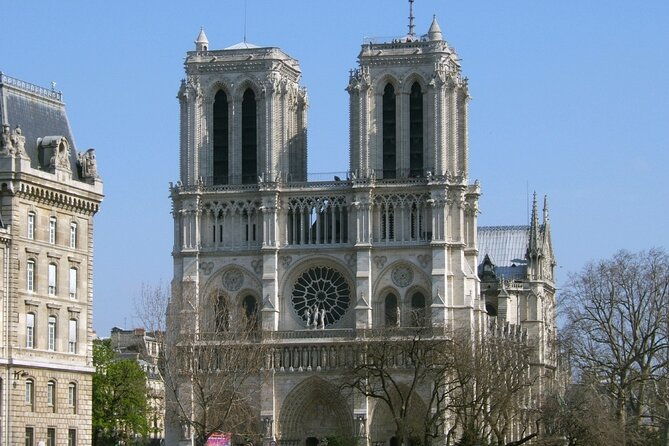 notre-dame-paris-outdoor-tour-with-crypt-entry