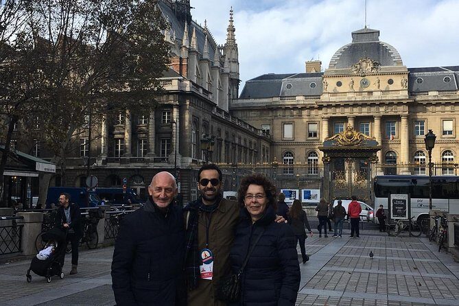 Notre Dame quartier & Ile de la Cité Private 2-Hour Walking Tour in Paris - Frequently Asked Questions