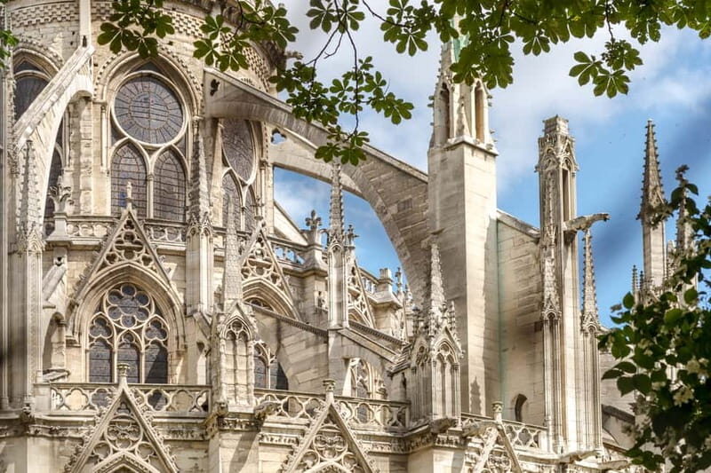 Notre Dame Reserved Access & Cité Island Guided Tour - Starting Point at Pont Neuf