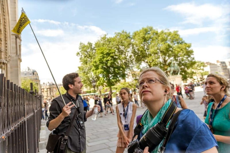 Notre Dame Reserved Access & Cité Island Guided Tour - Walking and Learning: A Balanced Experience