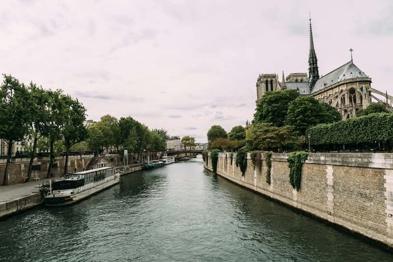 Notre-Dame Tour with Host or AudioGuide + Optional Cruise - Key Points