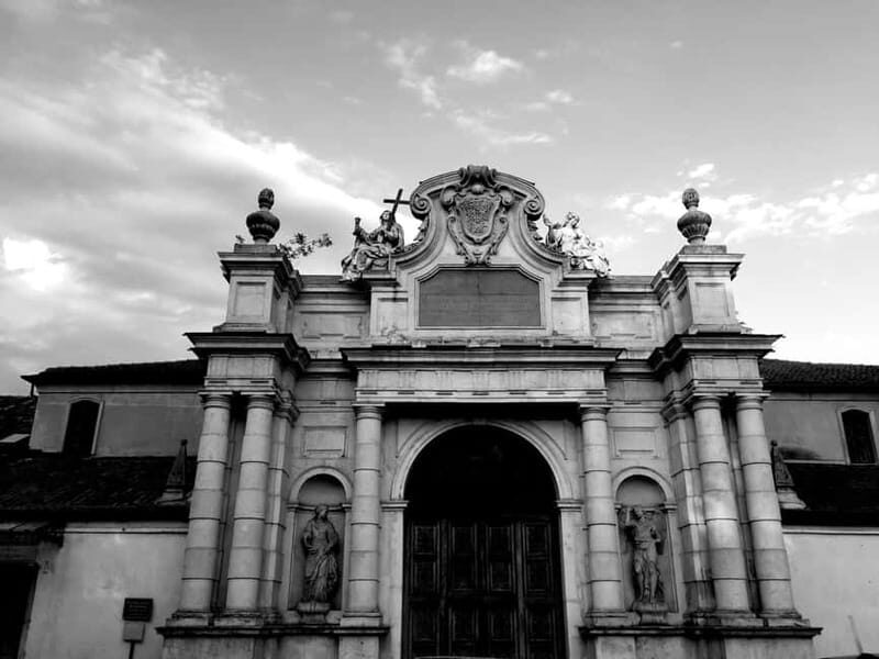 NOTTURNO AL MANICOMIO DI COLLEGNO - Key Points