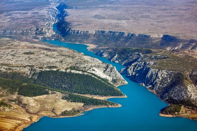 np-krka-tour-with-boat-ride-and-swimming-in-skradin-town