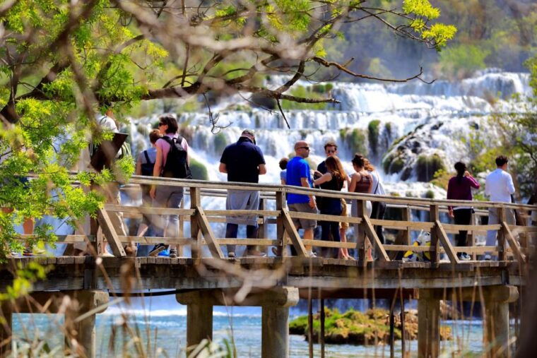 np-krka-tour-with-boat-ride-and-swimming-in-skradin-town