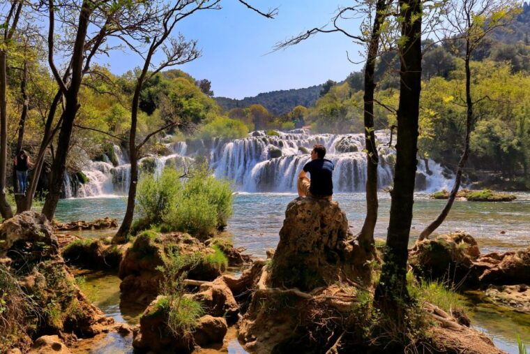 np-krka-tour-with-boat-ride-and-swimming-in-skradin-town