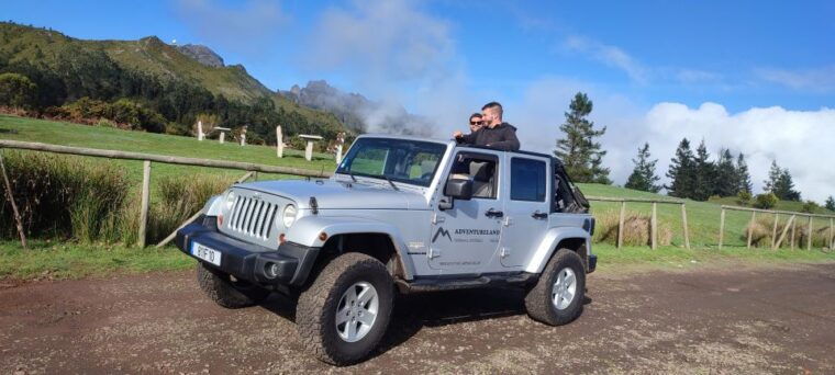 nuns-valley-sky-walk-private-vip-wrangler-tour-4x4