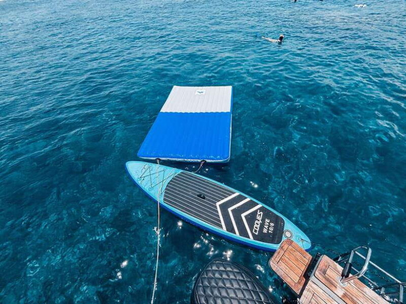 nusa-dua-sunset-luxury-yacht-coral-fishing-excursion