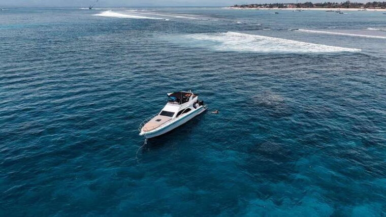 nusa-dua-sunset-luxury-yacht-coral-fishing-excursion
