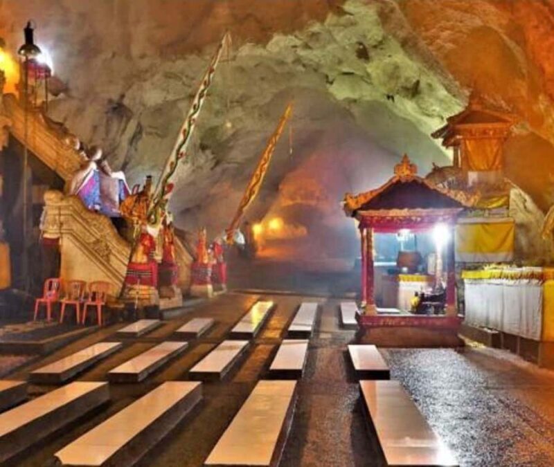 Nusa Penida: East Land Tour with Cave Temple & Beaches - Key Points