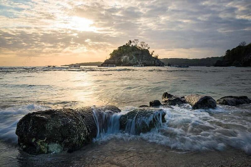 Nusa Penida: Eco-Conscious Sunset Tour West Nusa Penida - Eco-Conscious Elements and Practical Extras