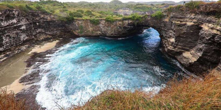 nusa-penida-private-manta-point-snorkeling-and-land-tour