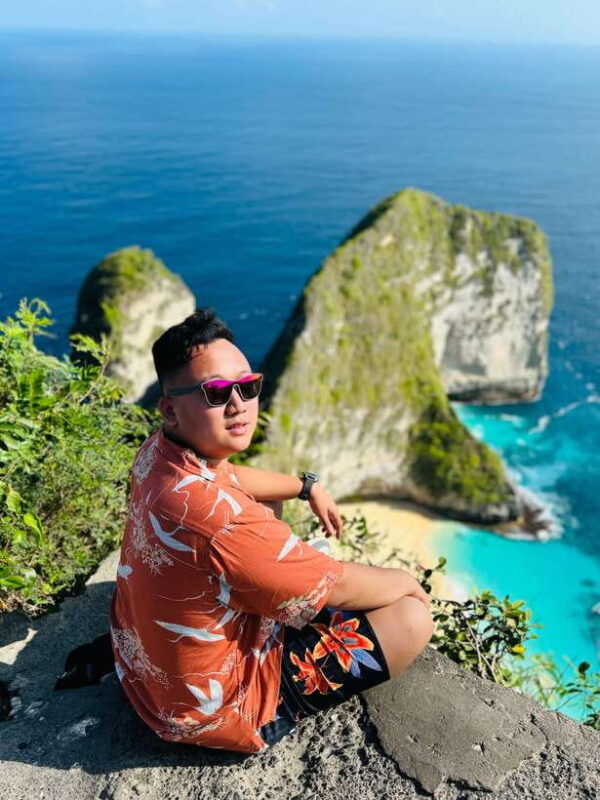 nusa-penida-snorkeling-with-manta-rays-and-island-tour