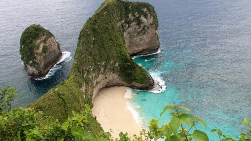 Nusa Penida: West and East Full-Day Tour with Guide - Key Points